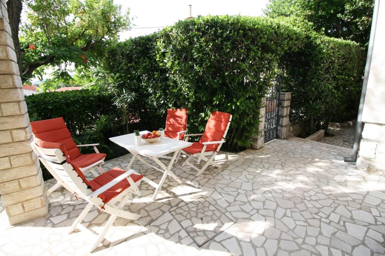 Apartments Lonzor I Selce Bagian luar foto