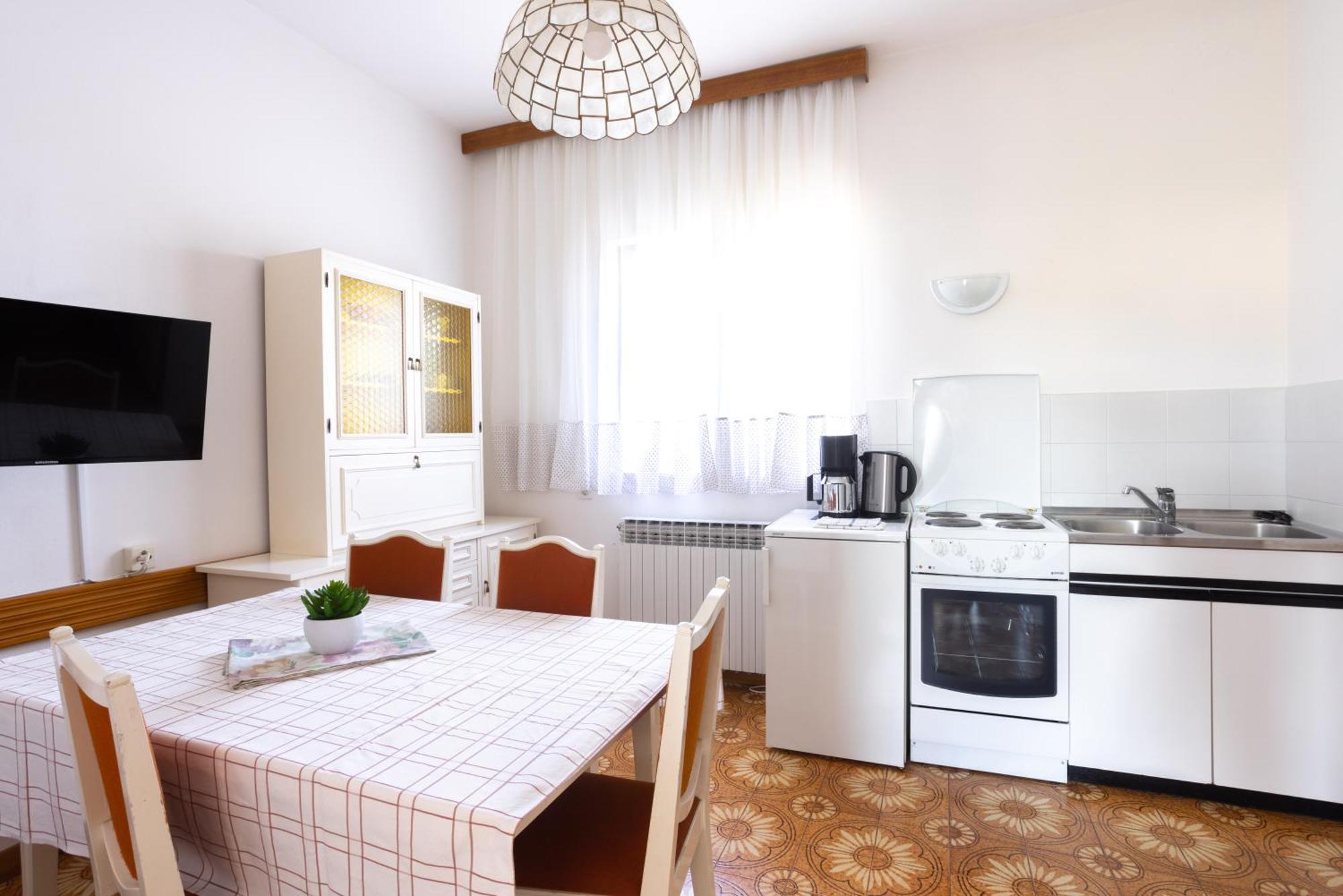 Apartments Lonzor I Selce Bagian luar foto